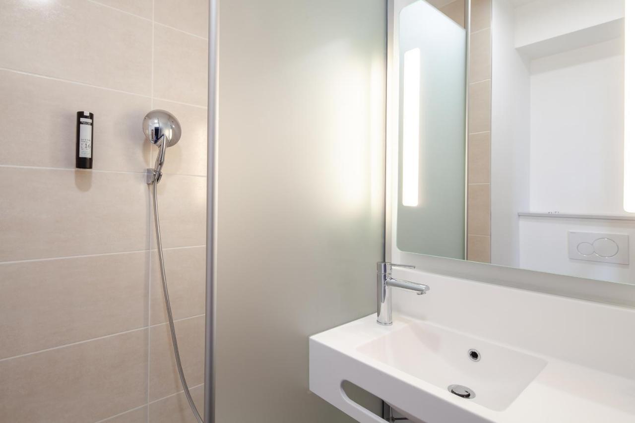 B&B Hotel Massy Gare Tgv Buitenkant foto