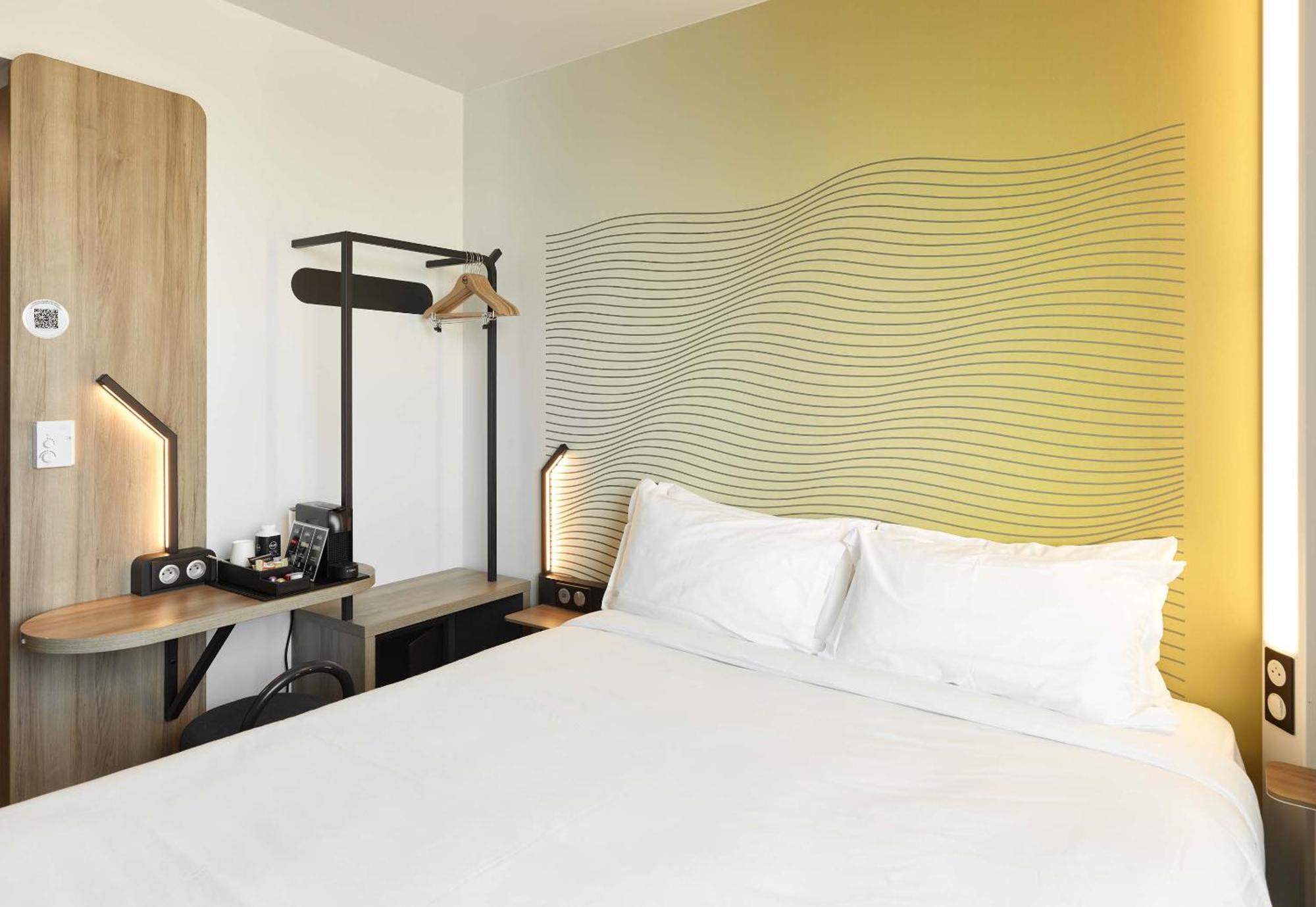 B&B Hotel Massy Gare Tgv Buitenkant foto