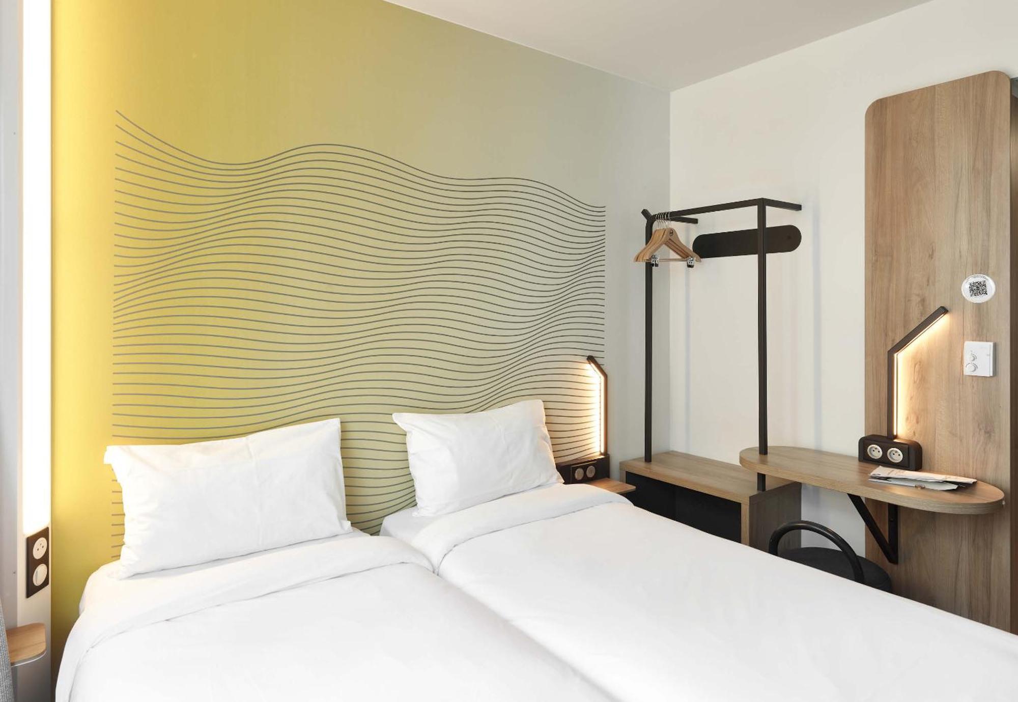 B&B Hotel Massy Gare Tgv Buitenkant foto