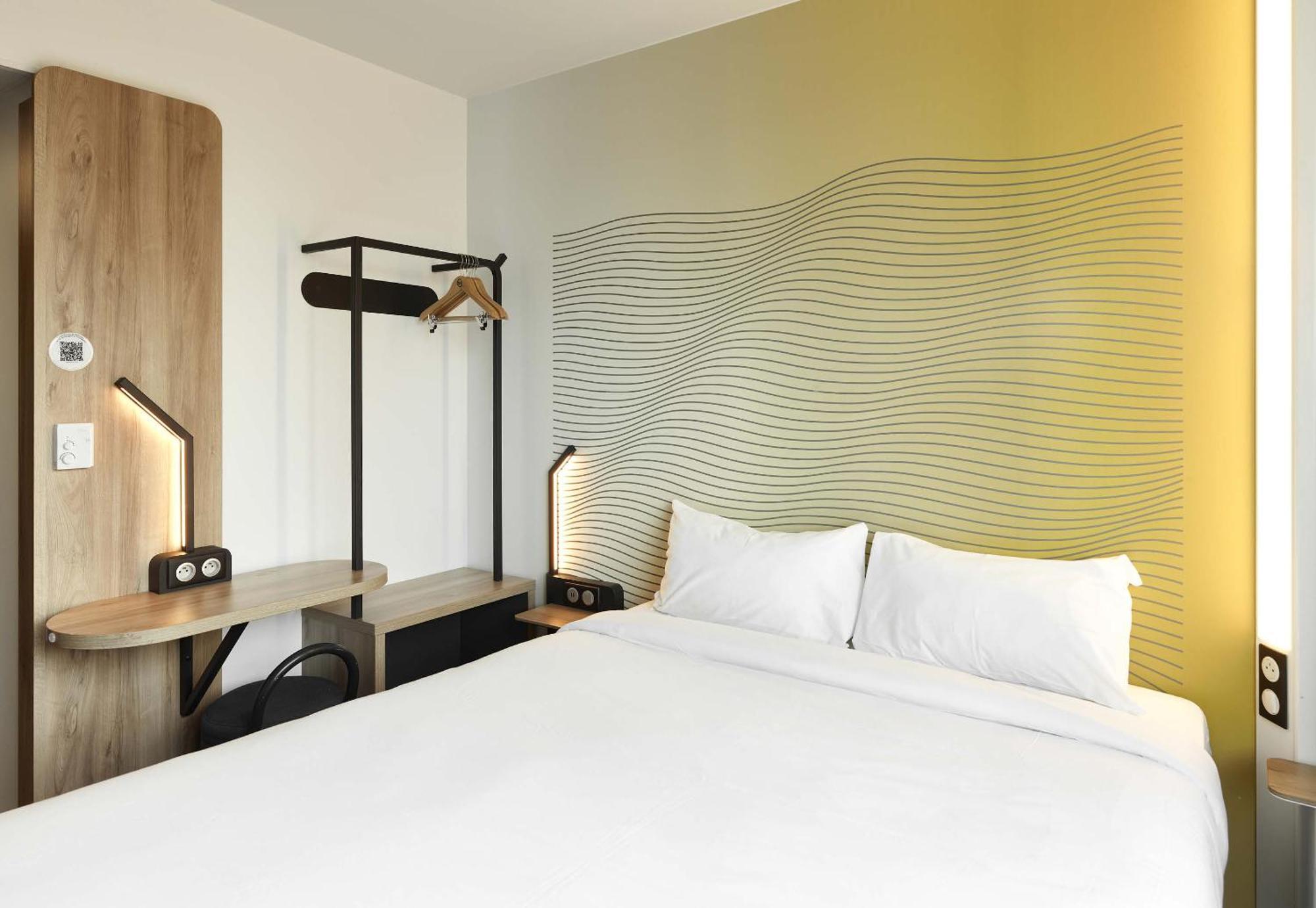 B&B Hotel Massy Gare Tgv Buitenkant foto
